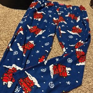 Peanuts sleep / lounge pants featuring Snoopy & his decorated doghouse (2X) EUC!